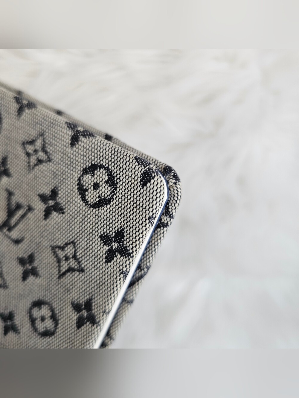 💙 LV Mini Lin Notebook 💙 - Picture 5 of 12